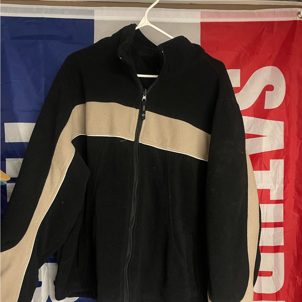 Men’s cream and black fleece